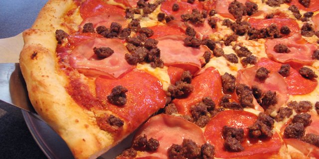 Gluten-Free Sch'meat Trio Pizza