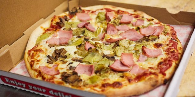East Side Thin-Crust Pizza