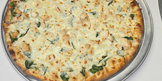 Chicken Spinach Alfredo Pizza