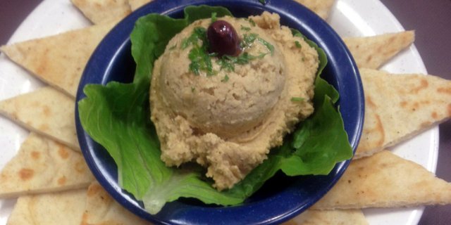 Traditional Hummus & Pita