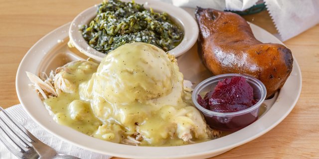 Chicken & Dressing w/ 2 Sides Plate