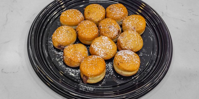 Nutella Bomboloni
