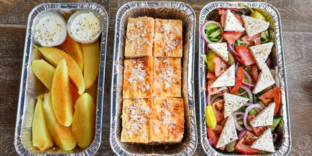 Pastichio/Moussaka Pack w/ Salad