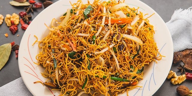 Stir-fried Noodle w/ Soy Sauce