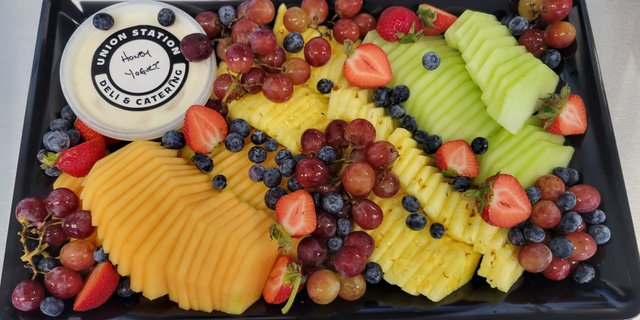 Seasonal Fruit Platter