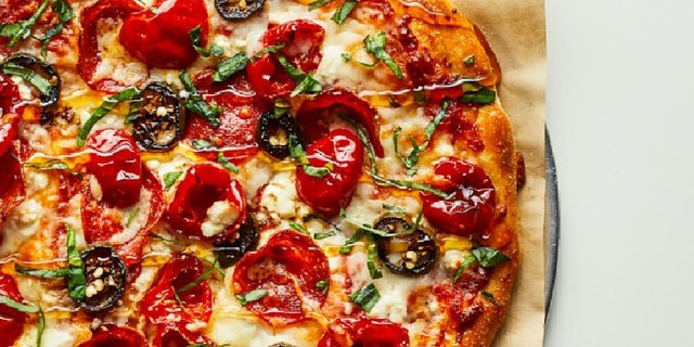 10" HOT HONEY PEPPERONI PIZZA BOXED MEAL