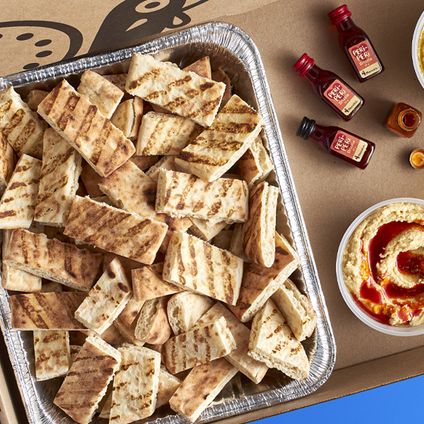 Hummus w/ Pita & PERi Drizzle Tray