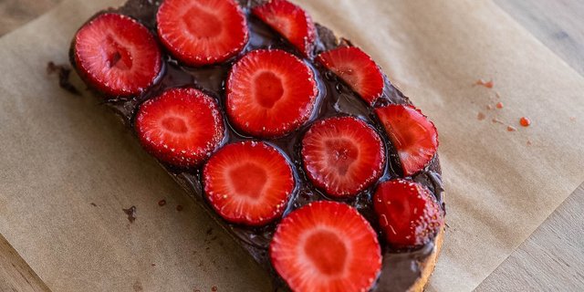 Berry Nutella Toast