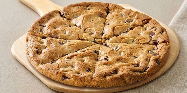 9" Chocolate Chunk Cookie