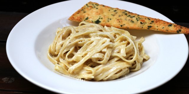 Fettuccine Alfredo