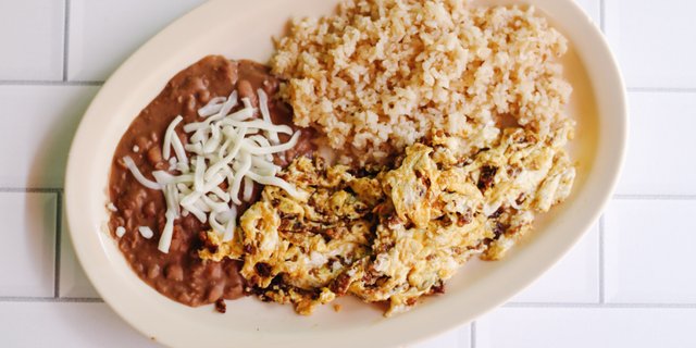Huevos con Chorizo