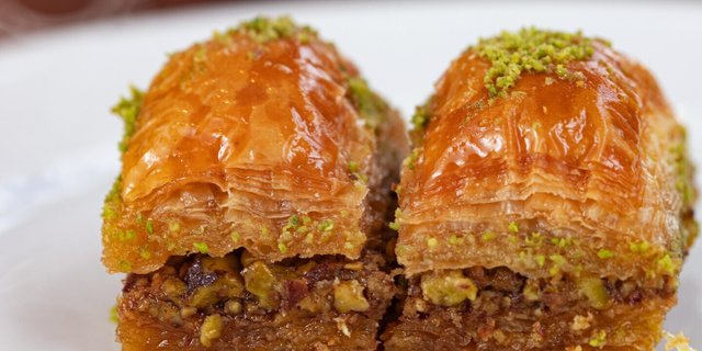 Baklava w/ Pistachio (2 Pcs)