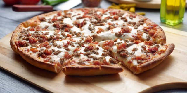 Cheeseburger Pizza