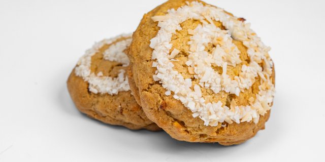 Mango Coconut Crumble Cookie