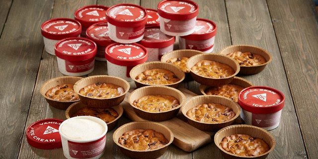 One Dozen Mini Chocolate Chunk Pizookies
