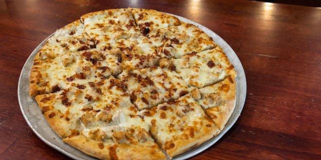 Chicken Cordon Bleu Pizza