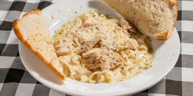 Chicken Fettuccine Alfredo Tray