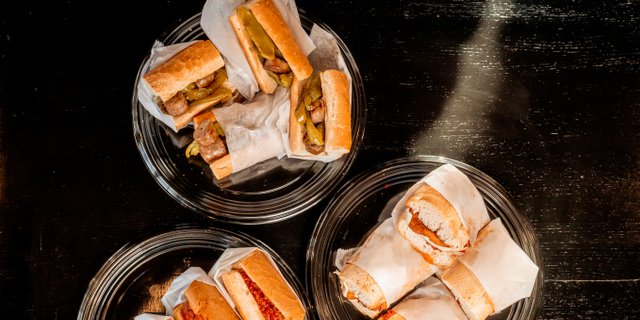 Italian Sausage w/ Green Pepper Sandwich Tray