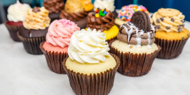 Cupcake Dozen