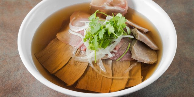 Beef, Meatball & Tendon Pho (Chin Bo Vein)