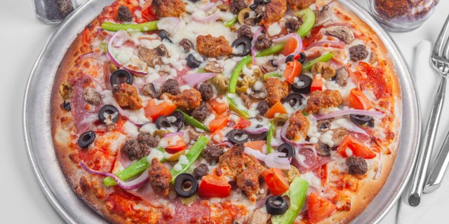 Super Deluxe Pizza