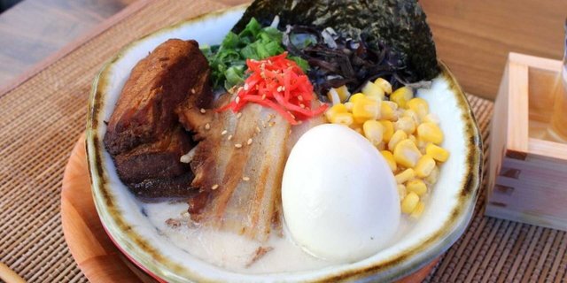 Hakata Tonkotsu Deluxe Ramen