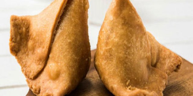 Samosa + Chutneys