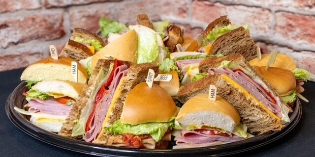 Half & Half Buffet (Sandwich & Salad)