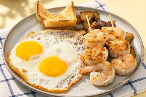 Grill Shrimps & Eggs