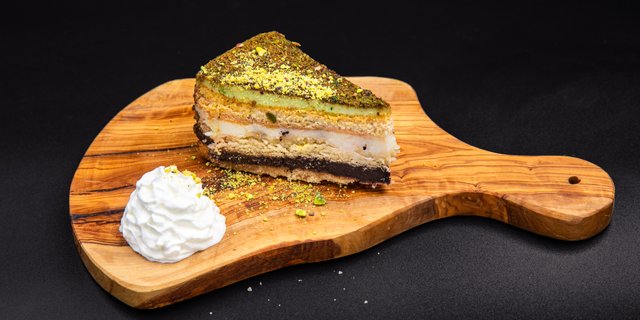 Pistachio Cake