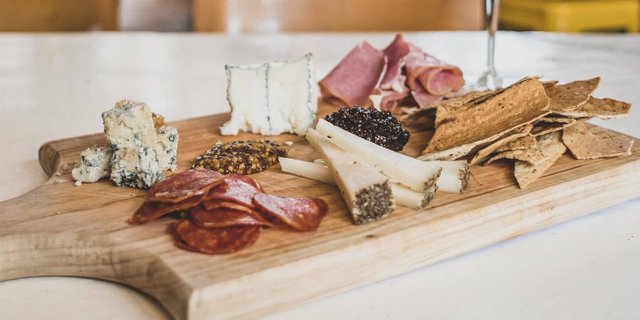 BYO Medium Charcuterie