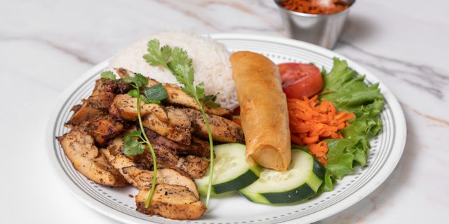 Cơm Gà Nướng Chả Giò