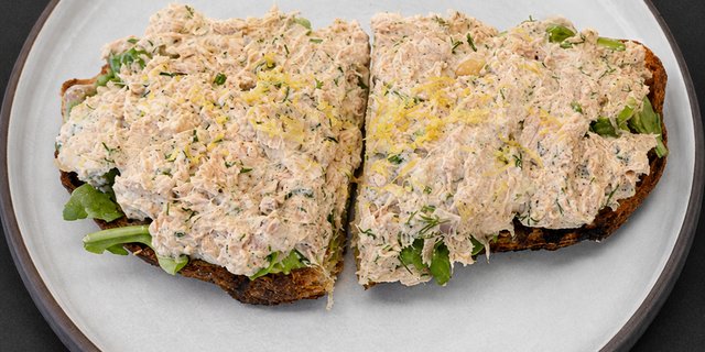 Tuna & Avo Toast