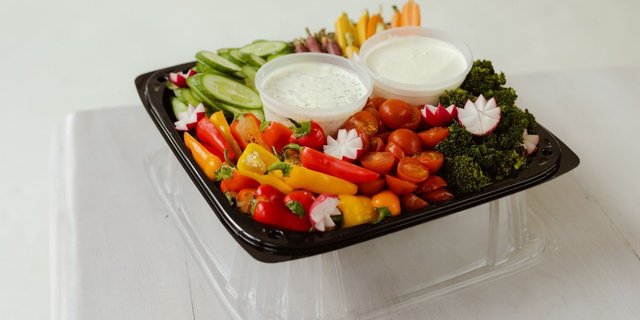 Farmer's Market Crudites & Dips