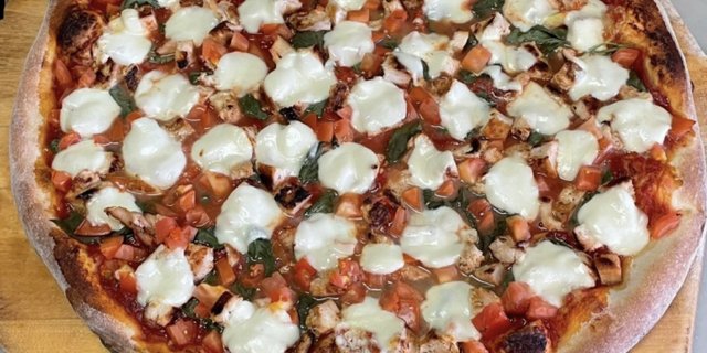 Chicken Primavera Pizza