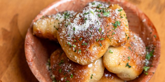 Garlic Knots
