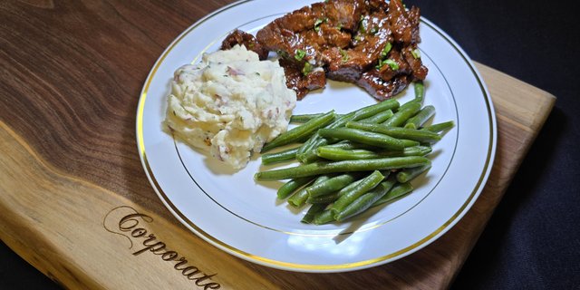 Bourbon Flank Hot Boxed Lunch