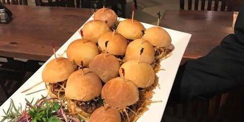 Mini Ropa Vieja Frita Sliders