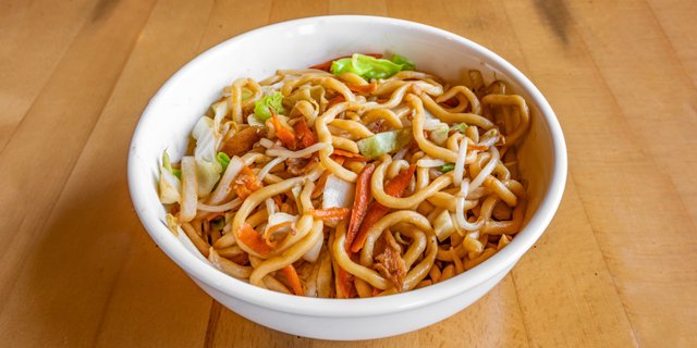 GK's Chicken Chow Mein Boxed Lunch