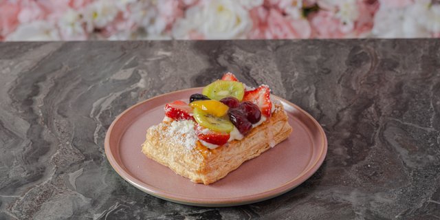 Rhombus Fruit Croissant