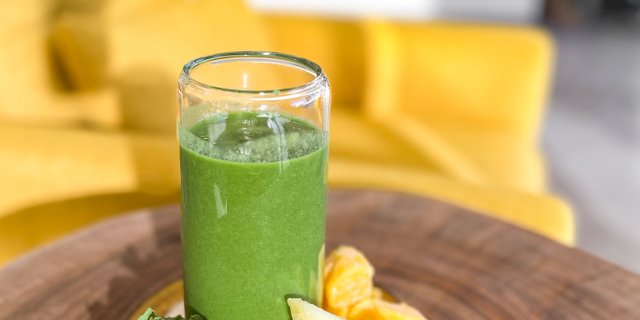 Tropical Green Smoothie