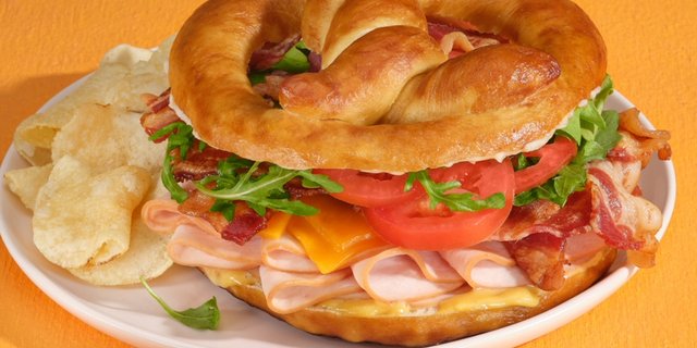 Roasted Turkey Club Chips, & Brownie