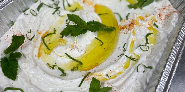 Labneh Btoum Tray