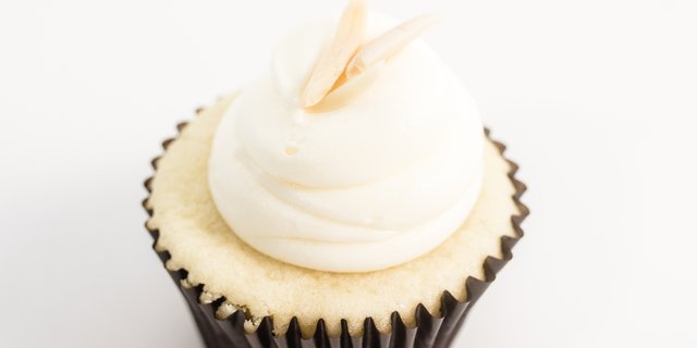 Butter Almond Cupcake