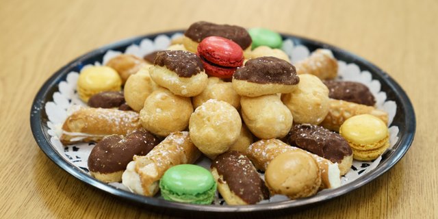 Assorted Mini Pastries Tray