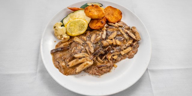 Vitello con Fungi e Rosemary