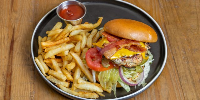 Grilled Chicken Deluxe Sandwich