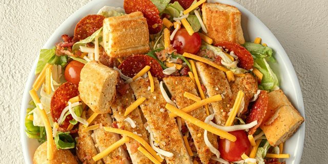 Crispy Chicken Bacon Ranch Salad