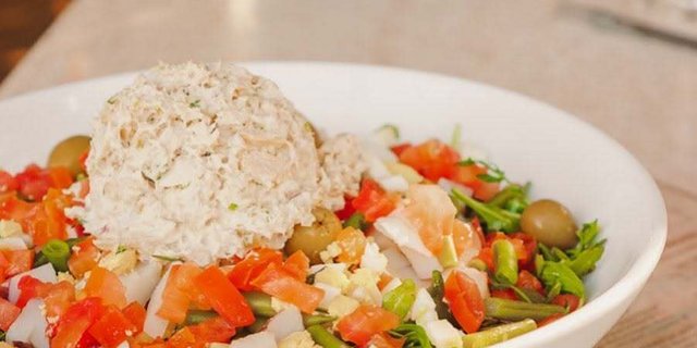 Lily’s Tuna Salad Nicoise Salad