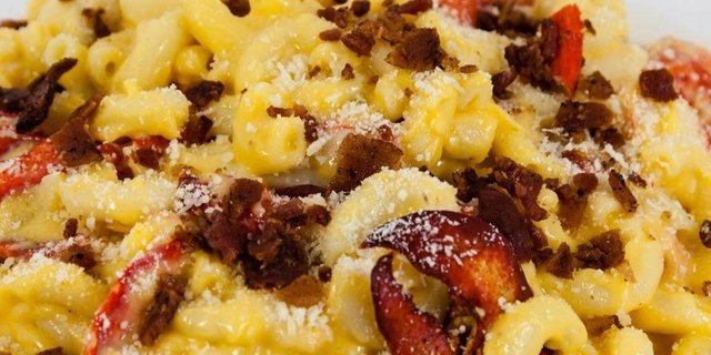 Lobster Bacon Mac & Cheese